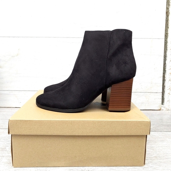 NEW IN BOX NEST MALIBU SZ 8 & 9 BLK ANKL BOOTIE - Picture 2 of 5